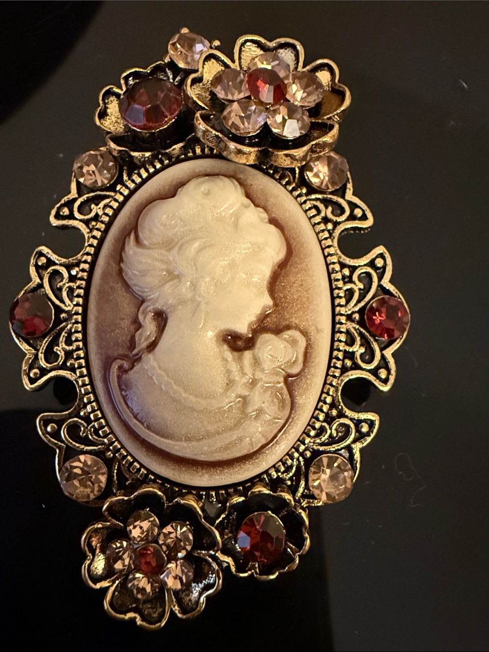Victorian Cameo Brooch Pendant in Gold with Burgundy and Champagne Crystals